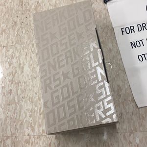 Golden Goose *Box and dust bag